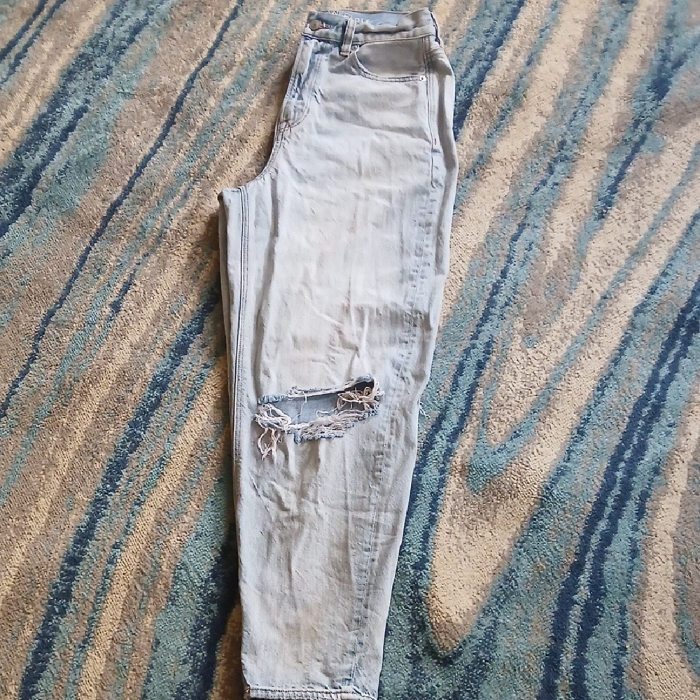 American Eagle Outfitters Light Gray Distressed Boyfriend Jeans